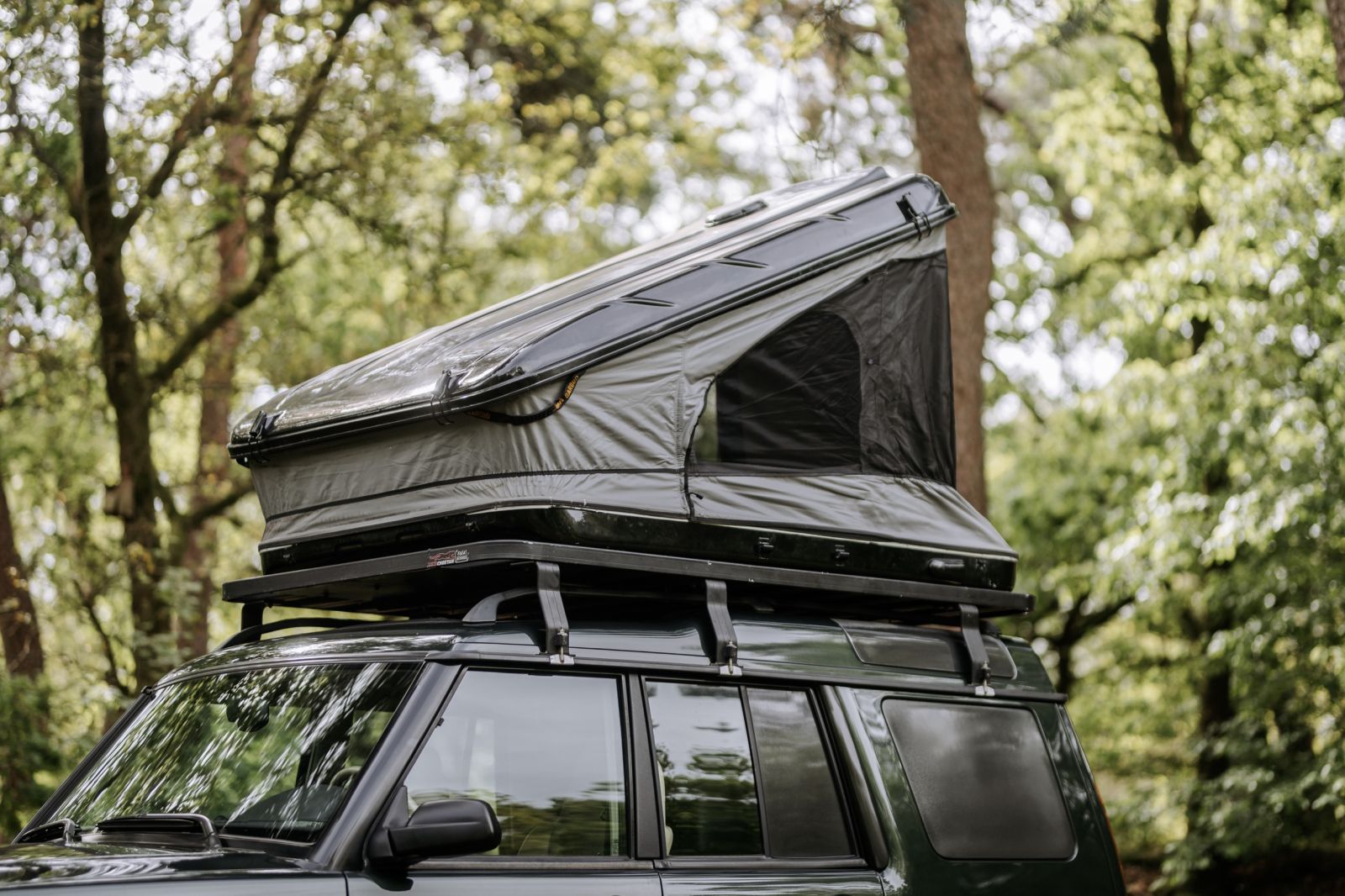 Daktent van Land Rover Discovery 2 camper